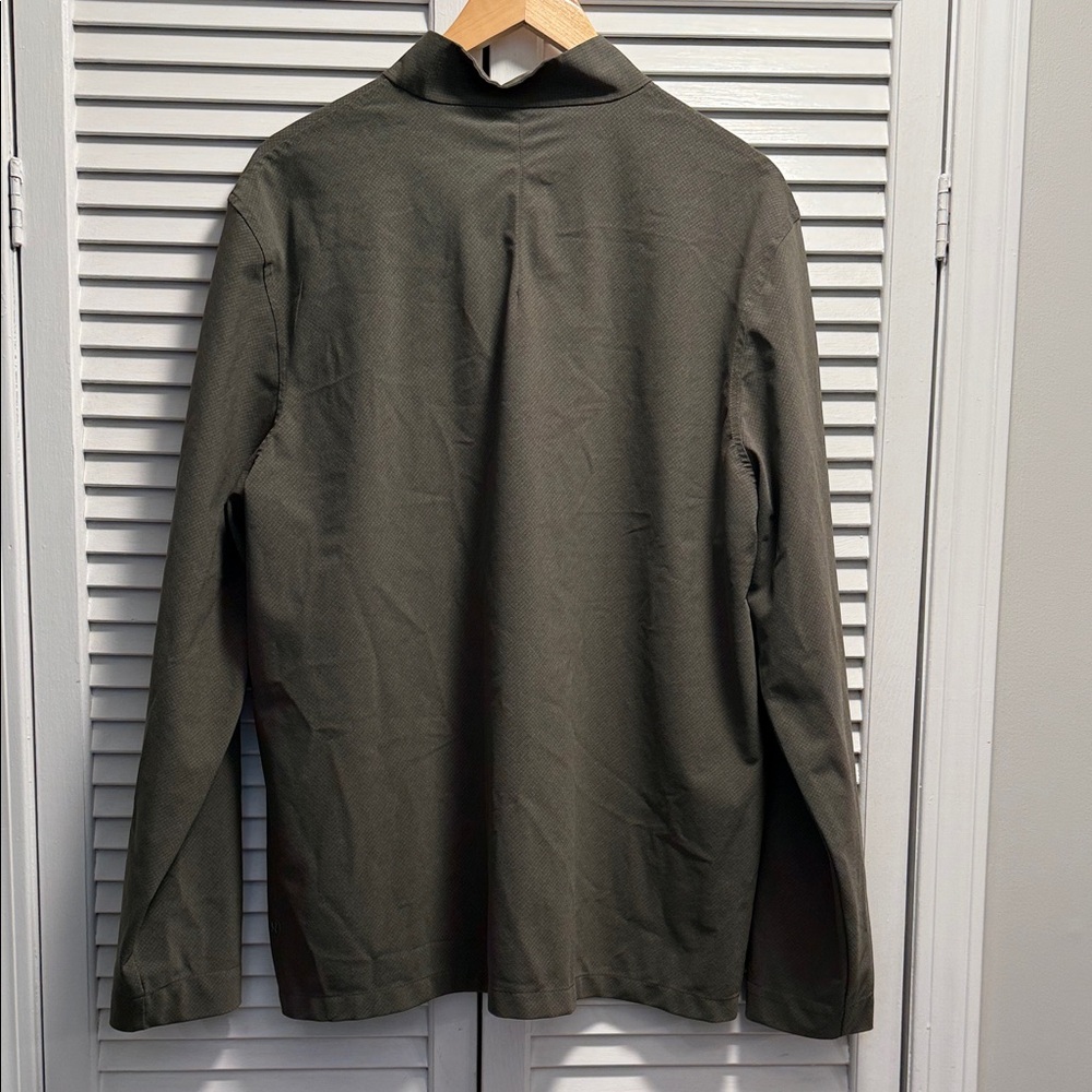 lululemon athletica Men's Olive Lightweight Jacket - Picture 2 of 4